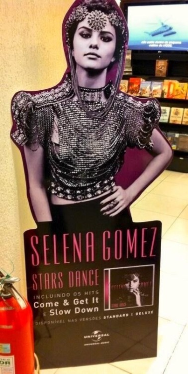 A store in Brazil promoting Selena’s new album!