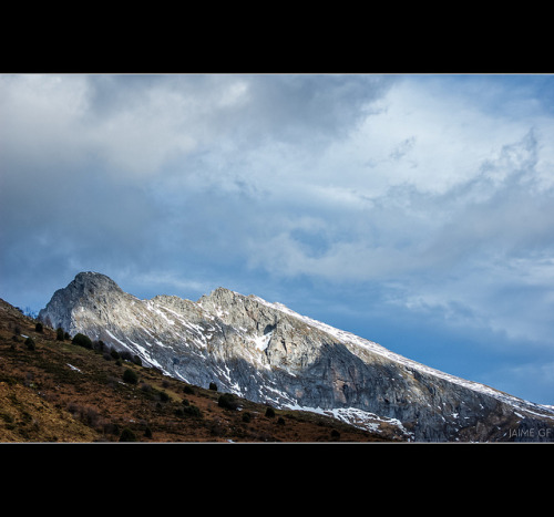 Montañas de Lena (I) on Flickr.