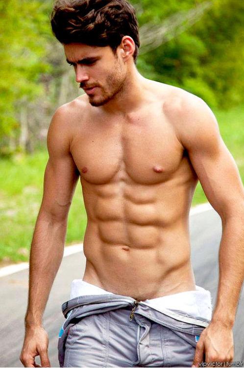 Follow Hot Male Model for more hot guy!