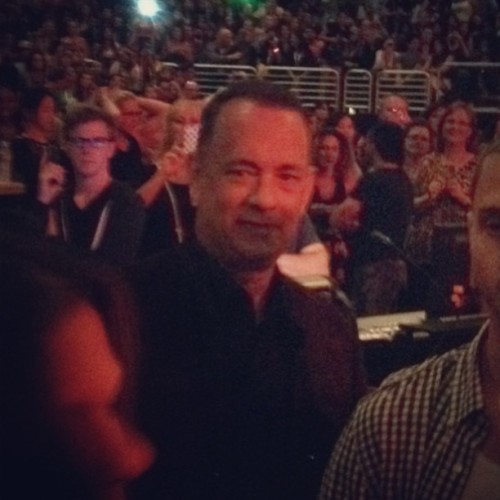 bmars-news:  "iamcarlson: Even Tom Hanks is here for the concert!!! #BrunoMars #TheMoonshineJungleTour"