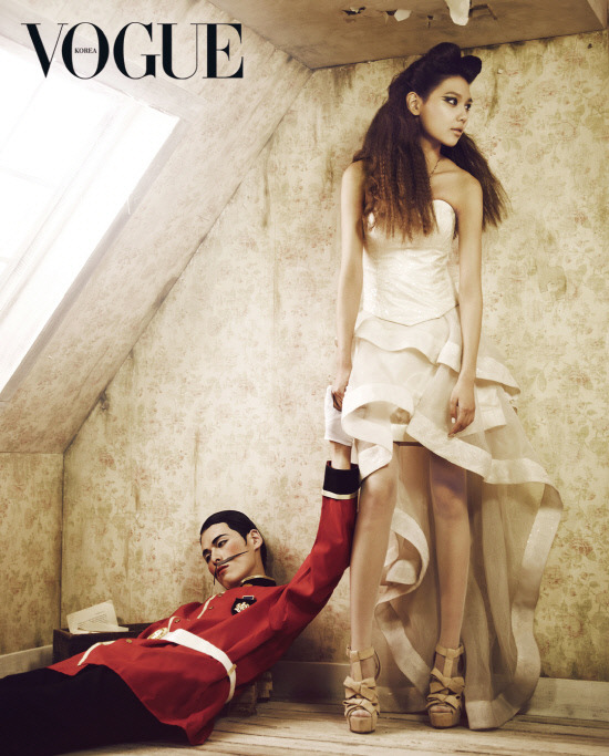 SNSD Tiffany and Soo Young - Vogue Magazine December Issue &#8216;11