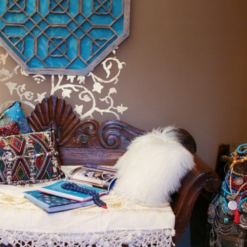#Winterblues :) #blue #settee #decor #interiordecor #moroccan  #moroccanpillow #chinesescreen #boho #bohemian #gypsy #love