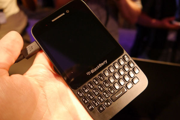 BlackBerry Q5 Unboxing (Vídeo)
El BlackBerry Q5 se ha lanzado finalmente . El dispositivos BlackBerry Q5 10 estaba a disposición…View Post