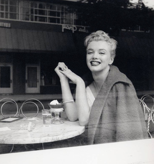 
Marilyn Monroe, 1952,
