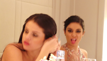 @VAHNews: [Picture] Vanessa Hudgens &amp; Selena Gomez | via @SBreakersFilm pic.twitter.com/dzqvLiuYyP