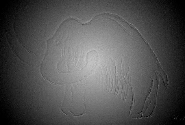 Mammouth on Flickr.Dessin d’un mammouth modifié à la façon d’un bas relief avec un logiciel de retouche photo