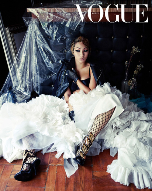 kmagazinelovers:

2NE1 CL - Vogue Magazine July Issue ‘13
