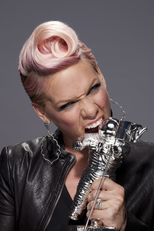 pinkfans:

Head on over to @MTV and vote for @Pink to win at #VMAs2013! Vote for: P!nk For Best Female Video &amp; Vote for: Best Collaboration 
Tune in on Aug. 25th 8p EST

