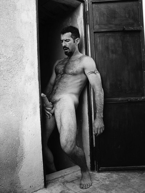 jom8:

DADDY CLIFF PARKER BEATS HIS HARD COCK AGAINST THE DOOR FRAME.