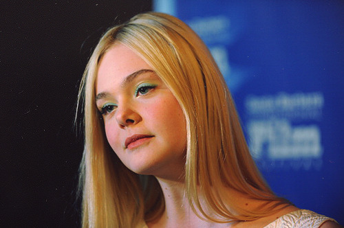 
Elle Fanning at the Virtuoso Awards (new post)
