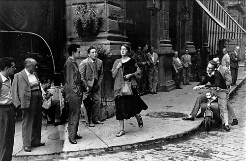 Ruth Orkin
American Girl in Italy. Florence (1951)