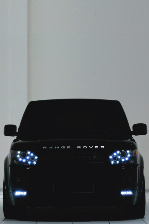 drugera:

Range Rover | Source |


