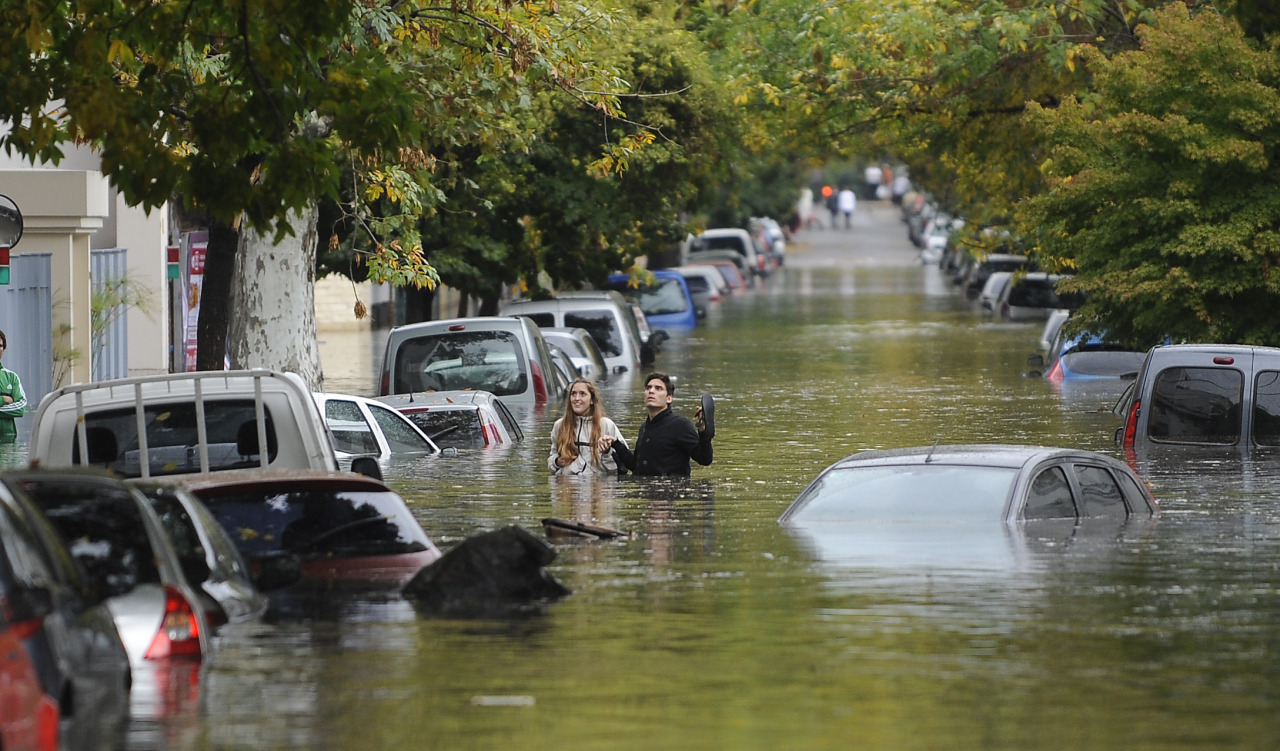 Inundaciones en la Ciudad de Buenos Aires, luego del diluvio de la madrugada. Zona de Cabildo y Garcia del Rio. (Alfredo Martinez)