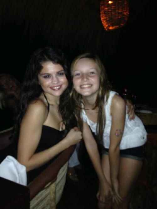 jusgohollywood:  Another picture of Selena in Mexico  