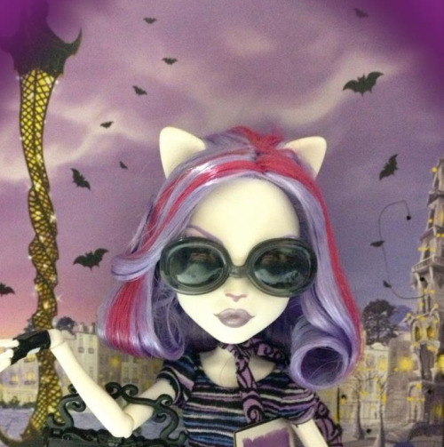 Catrine Is So Cute!!!

Not My Picture, I Found It On THe Monster High Facebook..