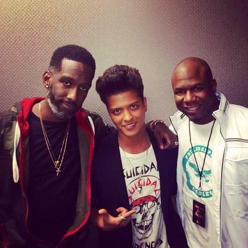 shawnstockma: At @Cosmopolitan_LV with @wanmor1 supporting the homie, @BrunoMars. @boyziimenofficial