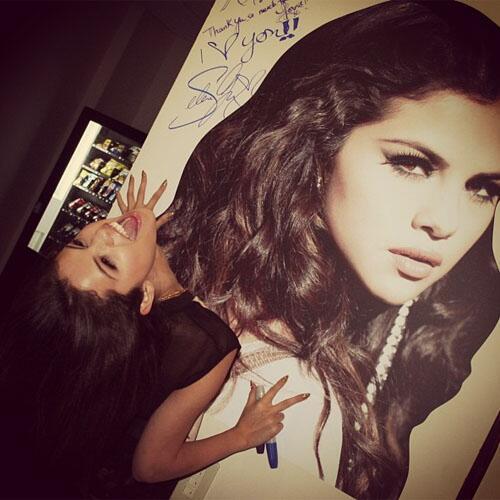 @923NowFM: XOXOXO to @Selenagomez for coming by to hang out today! Meet &amp; Greet pics are online NOW: http://bit.ly/15KXl1s 
