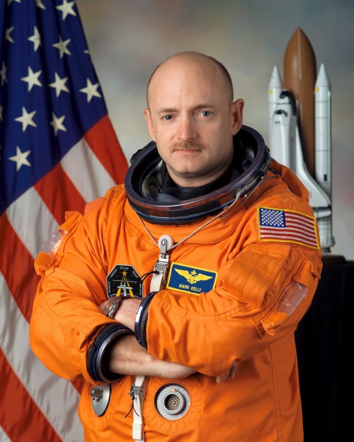 Mark Kelly's offical NASA portrait