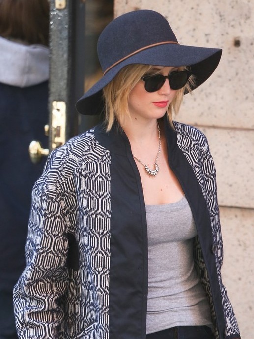 Jennifer Lawrence spotted leaving the Rag & Bone store on April 21st ...