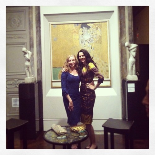 Our three Ladies in Gold, Rachel, L&#8217;Wren and Adele @neuegalerieny talk art and fashion! (at Neue Galerie)