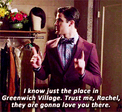 dont-stop-believin-in-klaine:

Look how he points at Kurt, I bet they go there all the time.
