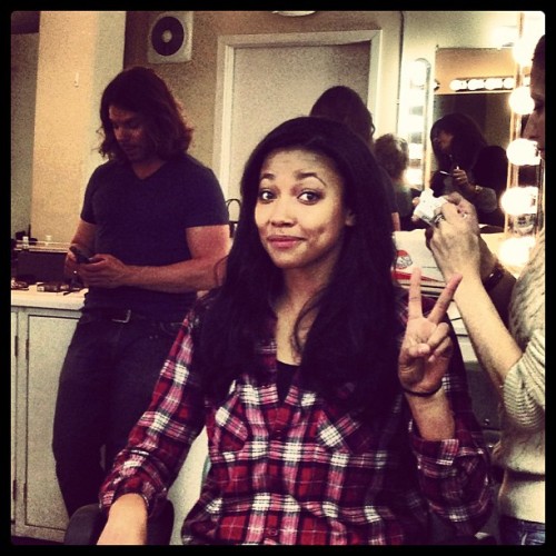 damongrey:

Lacey/@kyliebunbury gettin’ her hair and makeup did #twisted #abcfamily
