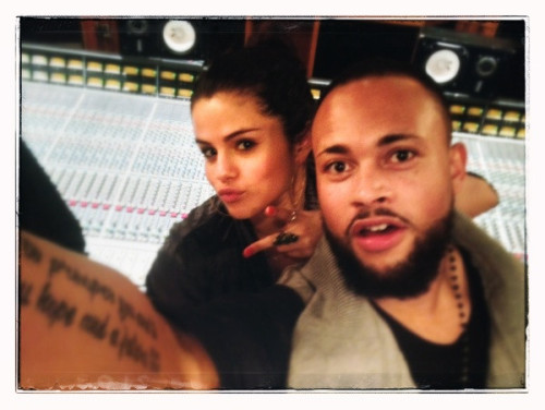 ‏@charlesweet: Yussss! So good to finish recording vocals with @SelenaGomez! It was such an honor and a pleasure! The Sweetest. 