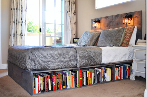 book lovers never go to bed alone
