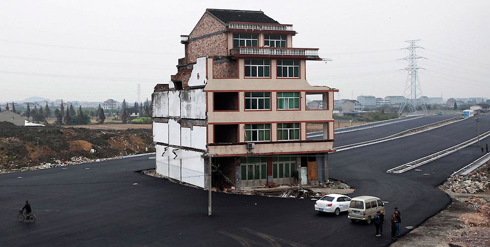 (via China’s Nail Houses: owners refusing to budge for the sake of development » Lost At E Minor: For creative people)