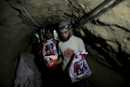 Tunneling KFC to Gazans Craving the World Outside - NYTimes.com