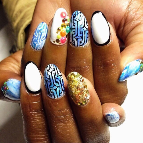 My Chicago beauty secret is nail artist @astrowifey My fingers...