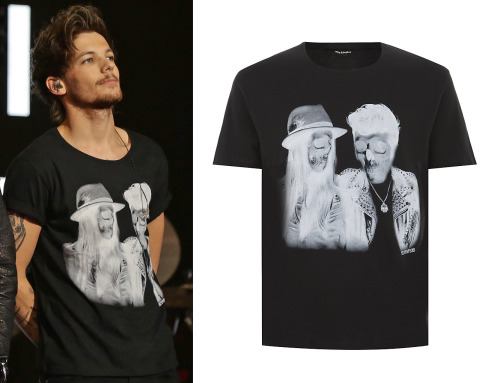 Louis wore this t shirt during the boy&#8217;s performance on the X Factor final last night (15th December 2013)
The Kooples - £65