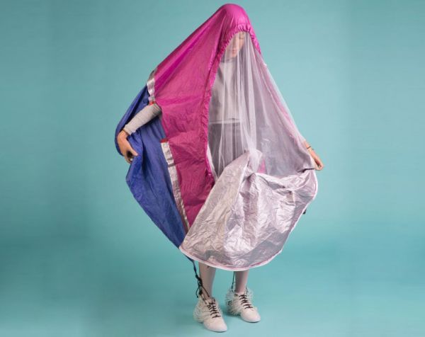 (via Mobile Shelter Pops out of a Pair of Sneakers - Neatorama)