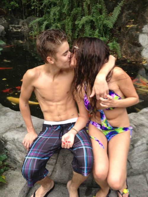 New rare photo of Selena and Justin Bieber (c)