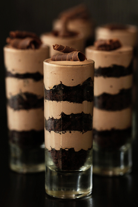 chocolate brownies coffee alcohol mousse trifle baileys shooters mini trifle mousse cake brownie shots brownie shooters 