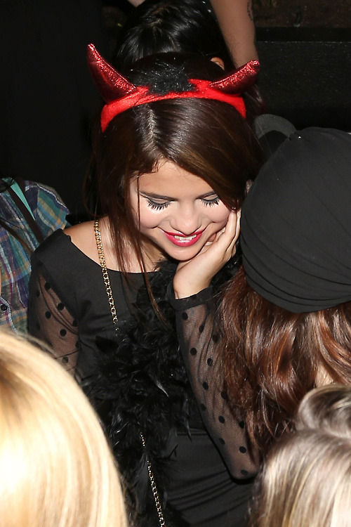 Selena at her birthday party (credit)