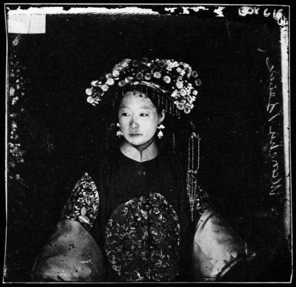 (via Rare Photographs of Chinese Women from the 1800s)