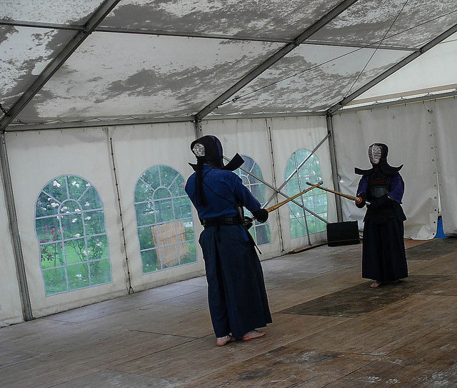 Démo Kendo on Flickr.Démonstration de kendo au jardin des plantes de Toulouse
