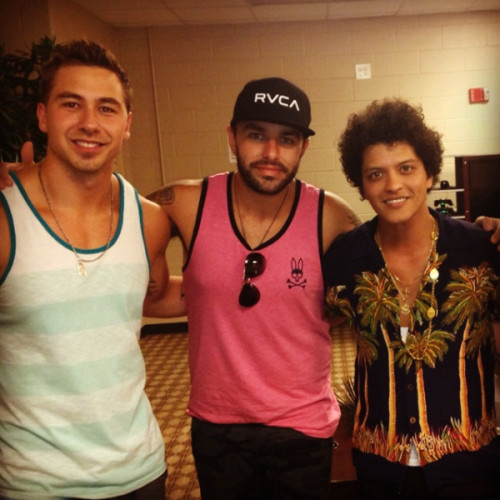 bmars-news:  &#8221;@.billyontheradio: Seriously one of the most talented, sincere and humble musicians I&#8217;ve ever met. Me @.jsi15 and @.BrunoMars #bros&#8221;