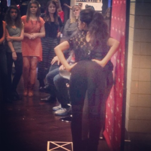 GOT DAMN&#8230;Selena she really shows that arch in her back here  @ The Verizon Destination Store Opening November 2013&#8230;