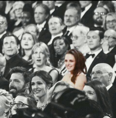 Kristen cheering and clapping for Jennifer during her speech :&#8217;) She looks miserable just like everyone said she did * insert sarcasm*
*Not my image*