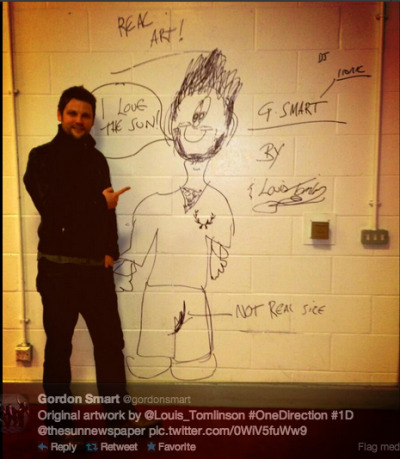 OMG THE FULL PIC IS EVEN BETTER!!  “Ironic” lmao Louis..