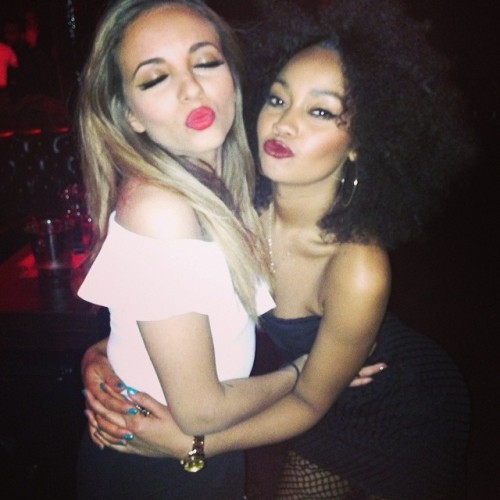 
Goodnight kisses from me and Leigh xxjadexx
