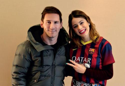 Tini Y Leonel Messi Se Sacan Una Foto Juntos Tumblr_mxcjgwBK4o1six3aao1_500