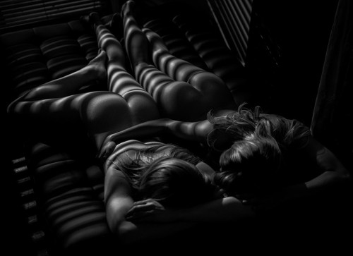 popnudes:Two Nudes in the Blinds by JeremyIgo - Daily Ladies