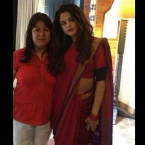 May 23: New photo of Selena wearing her Sari in Nepal