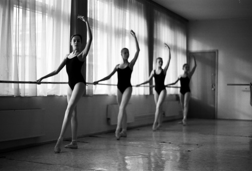 Ballet class (by PhilKolchin)