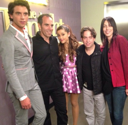 @charliewalk: Mika &amp; @arianagrande crushed &#8220;Popular&#8221; on the Tonight Show