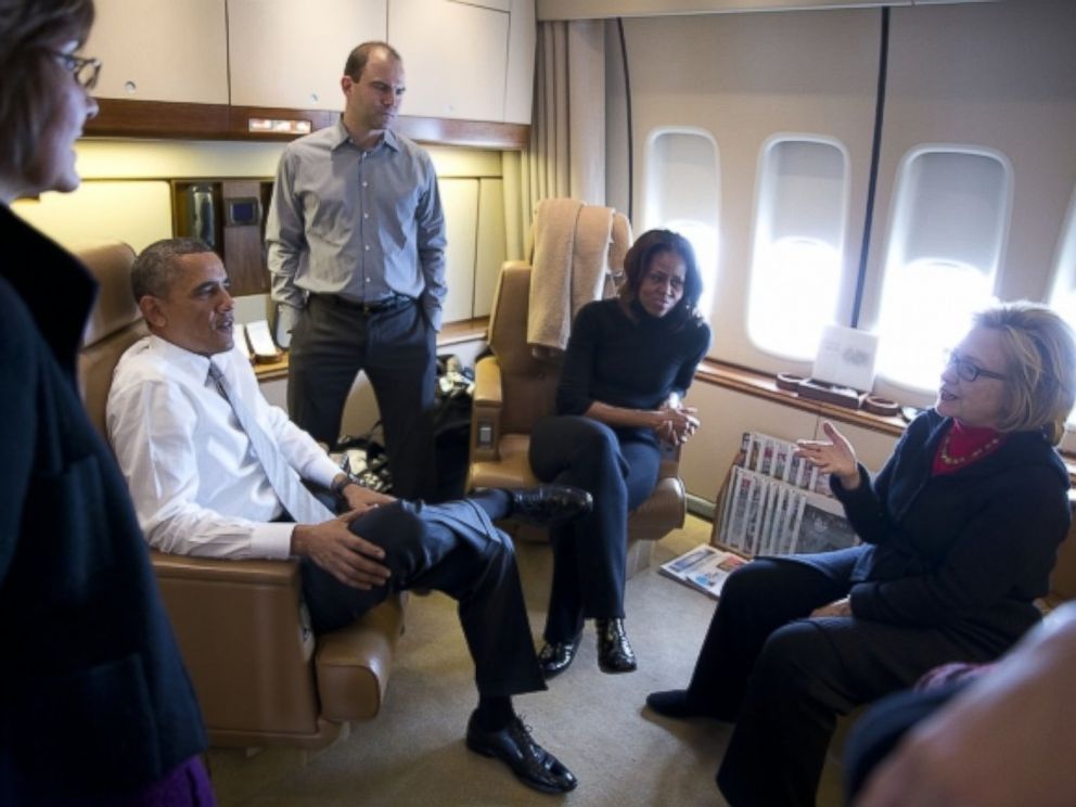 Obamas, Bushes, Clinton share ride on Air Force One to Mandela’s Memorial in South Africa