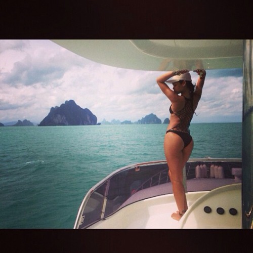 Rihanna showing Instagram just how nice her ass is&#8230;